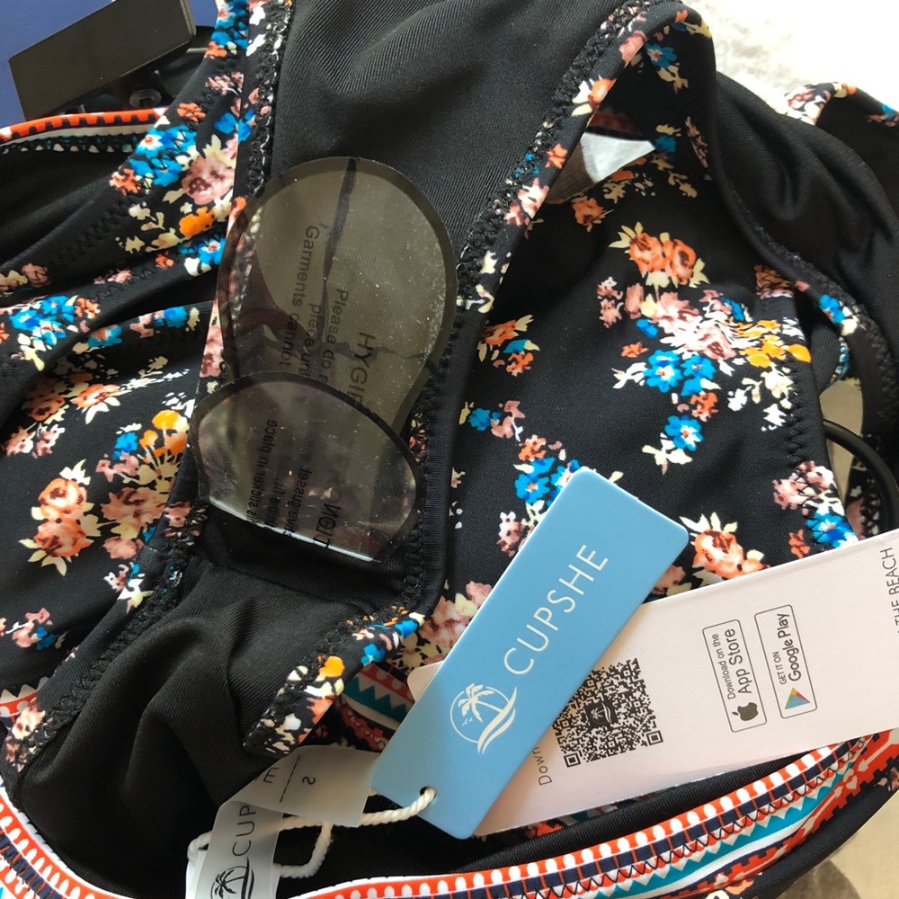 Cupshe Bikini - image 5